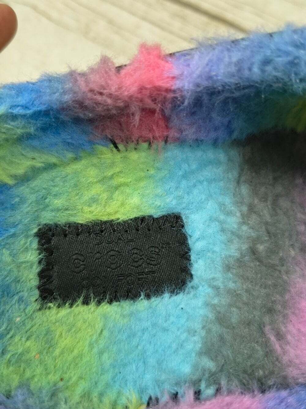 Crocs Classic Cozzzy Sandal Rainbow Faux Fur Lined Black M8 W10 Slide - Picture 3 of 7